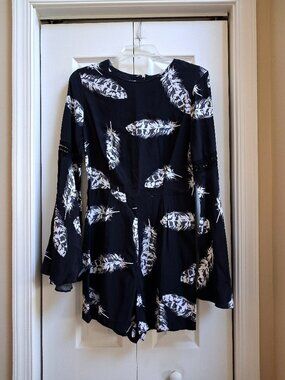 NWT ASOS Black Long Bell Sleeve Romper w/White Feather Print sz 6